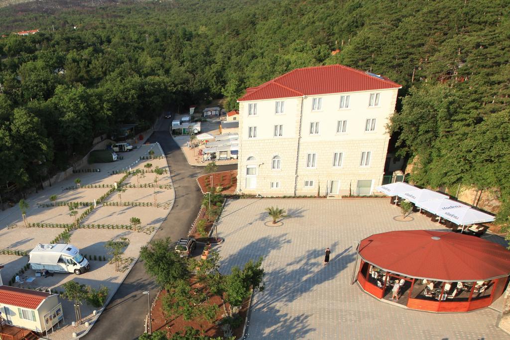 Apartments & Rooms Club Vala Selce Exterior foto